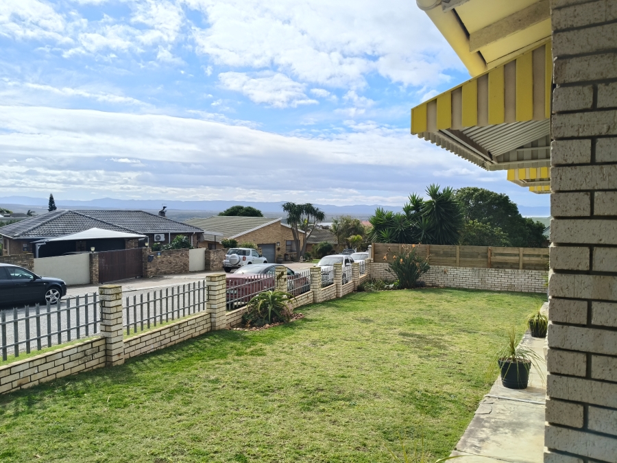 3 Bedroom Property for Sale in Wavecrest Eastern Cape